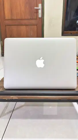Apple Mac Book 2014 13 Inch Siap Pake