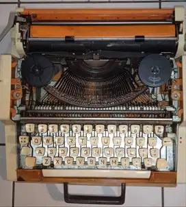 Mesin Tik Olympia Werke AG  German