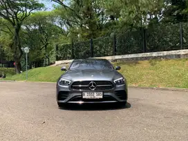 KM LOW // Mercedes-Benz E300 AMG Line // 2023 // Like New