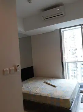 Taman Anggrek Residence Sewa Studio Furnished Middle Floor
