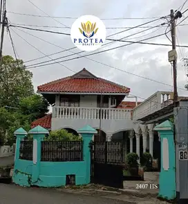 Dijual rumah hitung harga tanah saja di tengah kota Jakarta