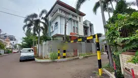 Dijual rumah janur elok kelapa gading