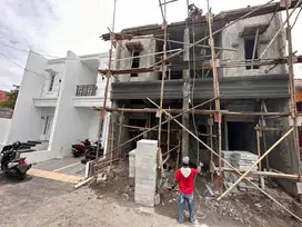 DIJUAL RUMAH 2LANTAI  DEKAT STASIUN LRT CIRACAS JAKARTA TIMUR