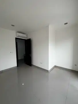 DISEWAKAN RUMAH PIK2 TAHAP 1 4X15
