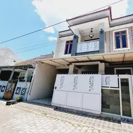 Rumah cantik 2 Lt modern minimalis di lingkungan perumahan gentan