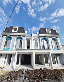 Unit Terakhir! Rumah Modern Eropa di Timur Jakarta