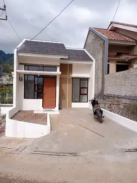 Rumah minimalis siap huni dekat alun2 Ujungberung