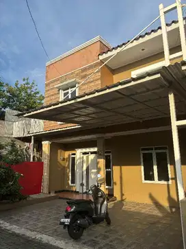 Jual Rumah Tingkat di cluster jl curugan tanah baru Beji depok
