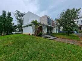 DIJUAL RUMAH HOEK VERMONT PARKLAND BSD BANGUNAN MANDIRI