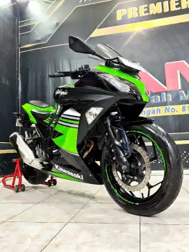 Ninja 250 SE hijau htm mulus km.11rb Mewah 2017.Anugerah motor Rungkut