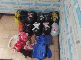 Borongan Baju dan Kaos Ada 10 kantong plastik besar Jilbab14pcs Boneka