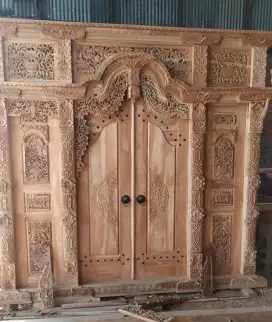 Pintu gebyok full ukir