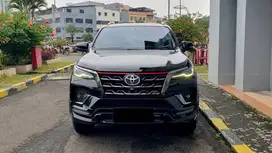 Toyota Fortuner 2.4 VRZ TRD Sportivo Hitam Facelift 2021 Km45Rb Record