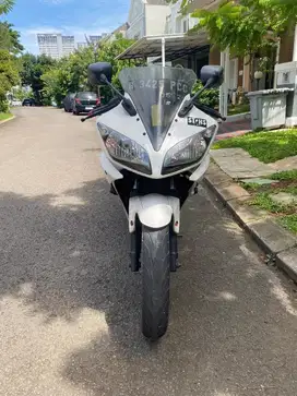 Yamaha R15 2016