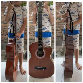 Gitar akustik jarang dipakai