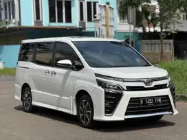 TOYOTA VOXY 2.0 CVT 2019 PUTIH KM 88rb (REAL)