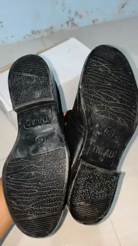 SEPATU PDH HITAM