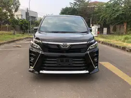 Toyota Voxy 2021 Hitam