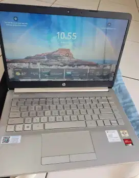 Laptop HP AMD Gold 4 Core 8GB RAM SSD
