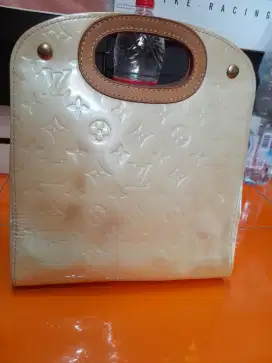 Tas handbag Louis Vuitton Maple Drive Perle Patent Leather Original