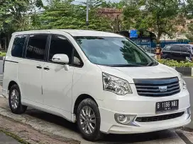 Toyota Nav1 2.0 V Limited AT 2014 Putih