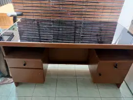 Meja kantor besar (bisa nego)