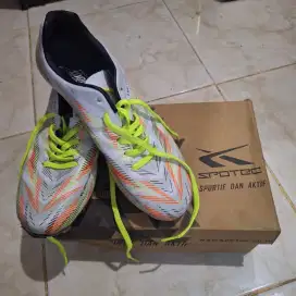 Sepatu sepak bola