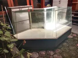 DIJUAL CEPAT ETALASE UNTUK USAHA COUNTER HP KARTU PULSA KUE TART