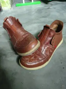 Sepatu Kicker Leather No 41 ORI