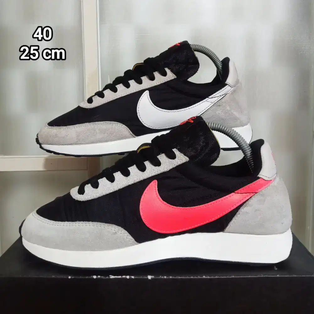 Nike Daybreak World Wide