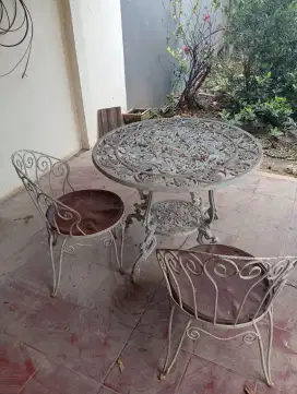 1 meja + 2 bangku taman full besi vintage