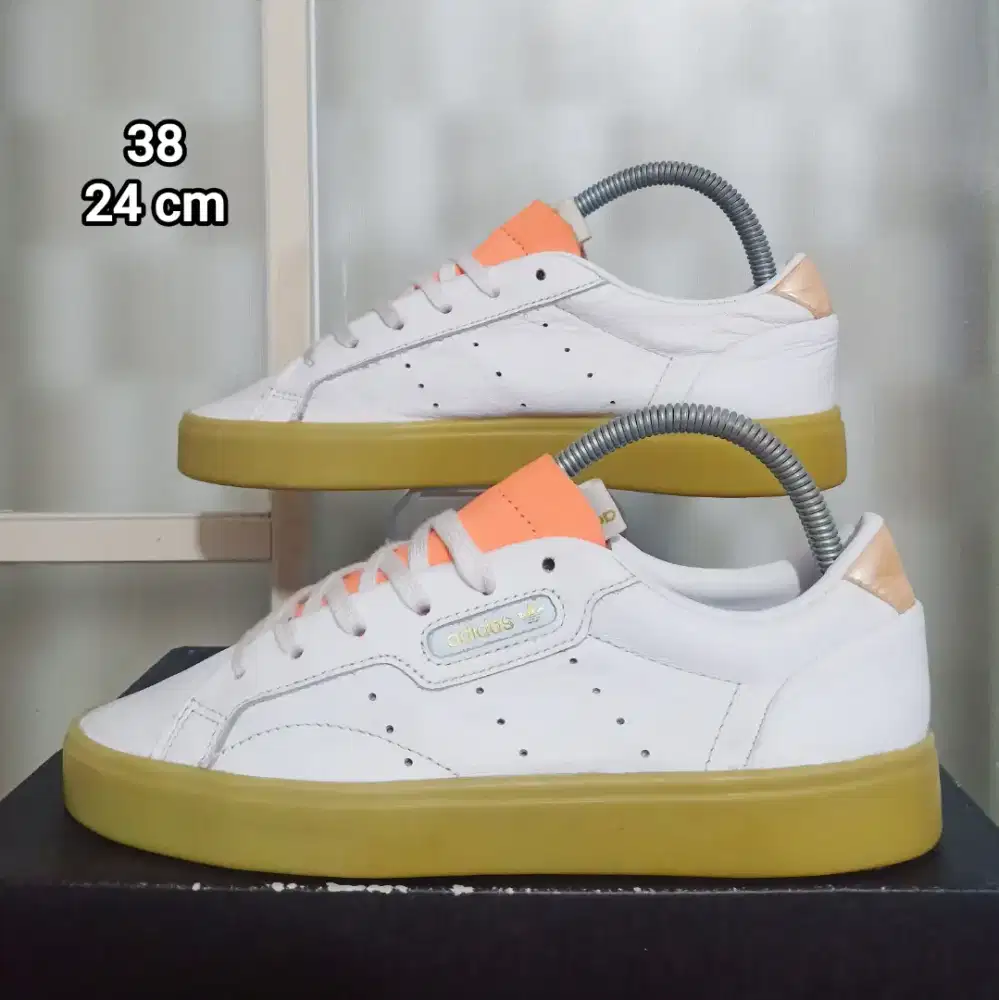 Adidas Casual Kulit Putih