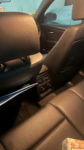 BMW 320i 2011 Bensin