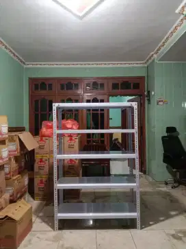 Rak besi siku lubang