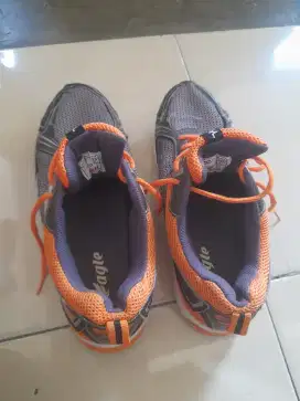 Sepatu eagle second