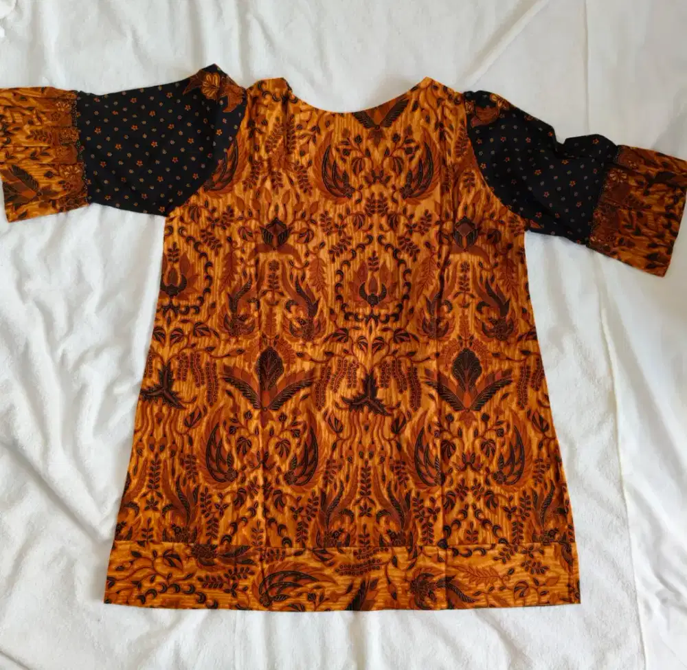 Kemeja Batik Wanita