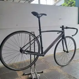 Semi Roadbike thrill entrhal elite sepeda balap road bike murah
