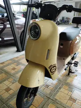 Sepeda Listrik Genio Vestra L2 Moped 14 inci - Cream/Beige