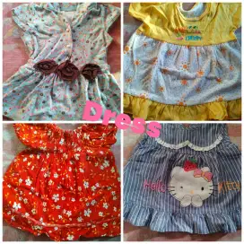 Pakaian bayi anak perempuan