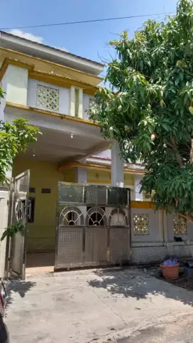 Dijual rumah 2 lantai full renov,prosepek untuk kostan