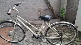 Sepeda city bike Jepang putih