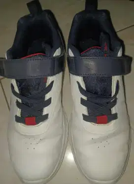 Sepatu anak  masih bagus