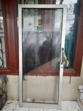 Dijual pintu kaca aluminium