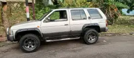 Nissan Terano AJ/Limited