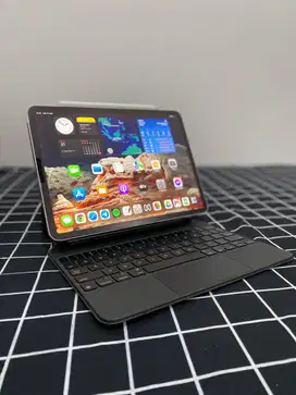 Dijual Cepat! iPad Pro 11 Inch (WiFi + Cellular) 256 GB - MULUS BANGET