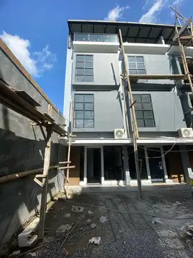 Dijual Rumah Baru 4 lantai di Meruya