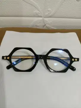 Kacamata Gentle Monster (unisex).