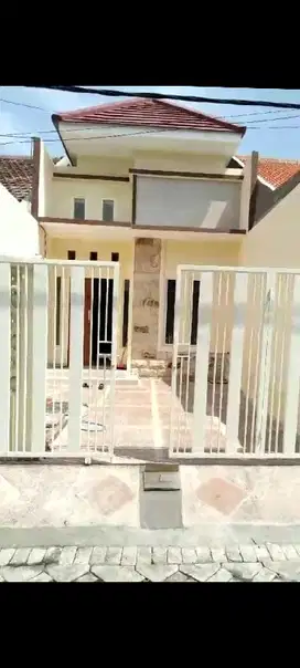 Rumah cantik DP minim Rungkut