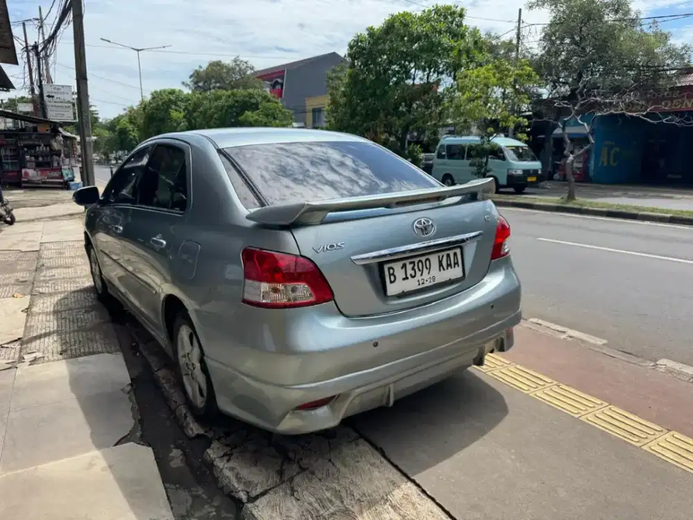 Toyota vios th 2010 MT pribadi punya