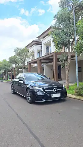 Mercedes-Benz C300 2019 Bensin